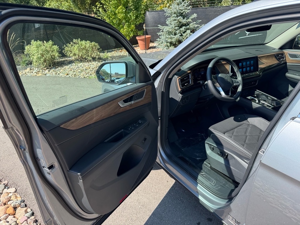 2026 Volkswagen Atlas SE w/Tech - Photo 23