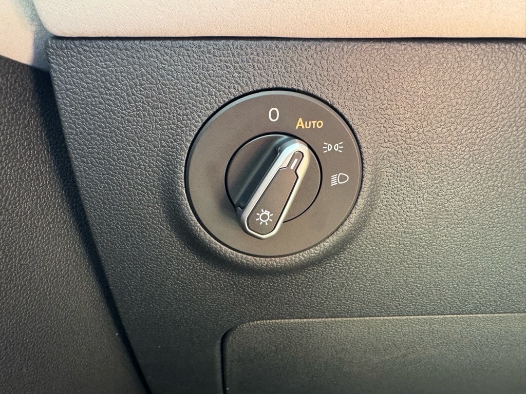 2025 Volkswagen Taos SE - Photo 23