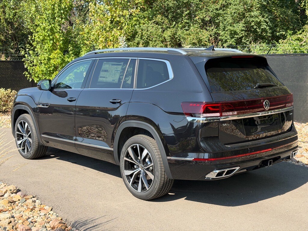 2026 Volkswagen Atlas SEL Premium R-Line photo 2