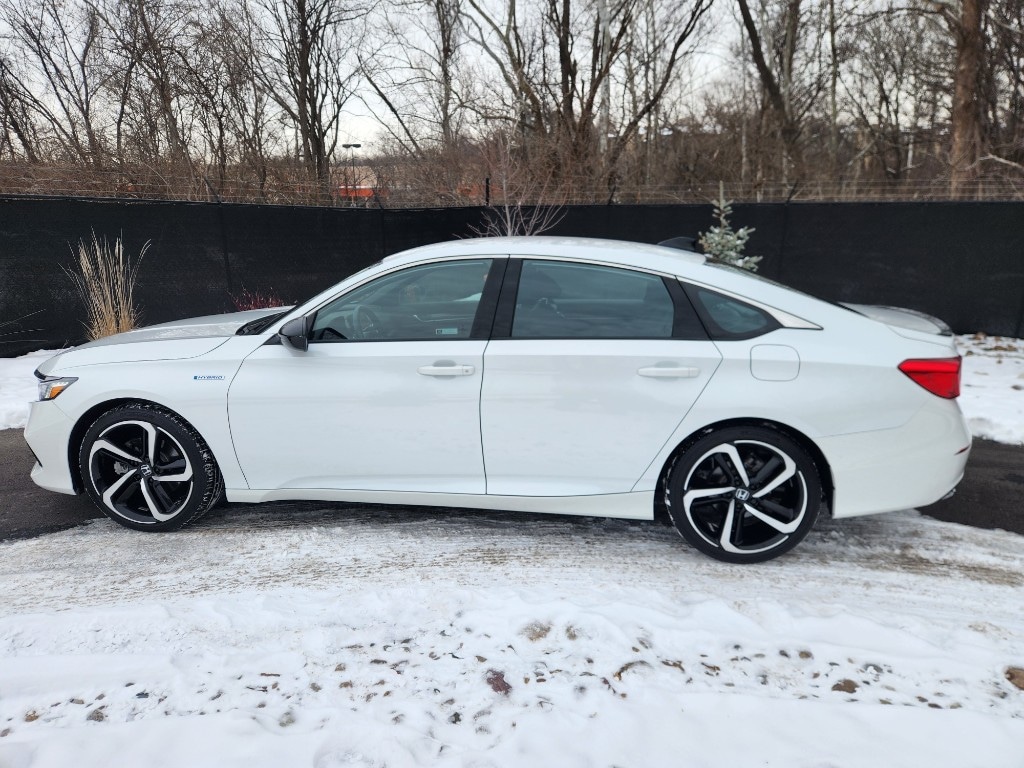 Used 2022 Honda Accord Hybrid Sport with VIN 1HGCV3F23NA038897 for sale in Kansas City