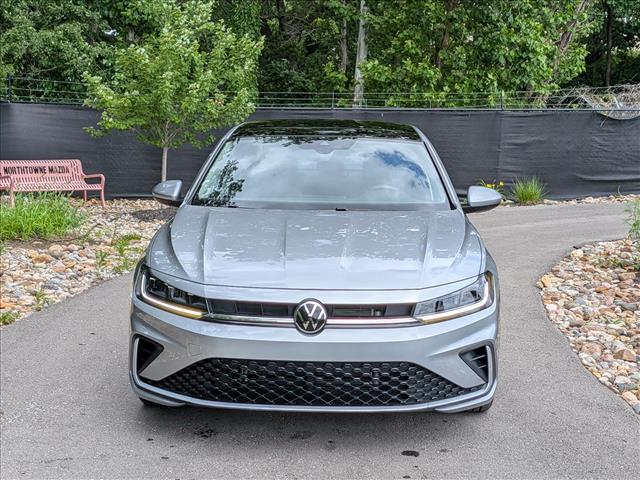 2025 Volkswagen Jetta SE - Photo 9