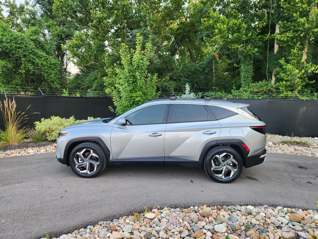 2022 Hyundai Tucson Limited photo 2