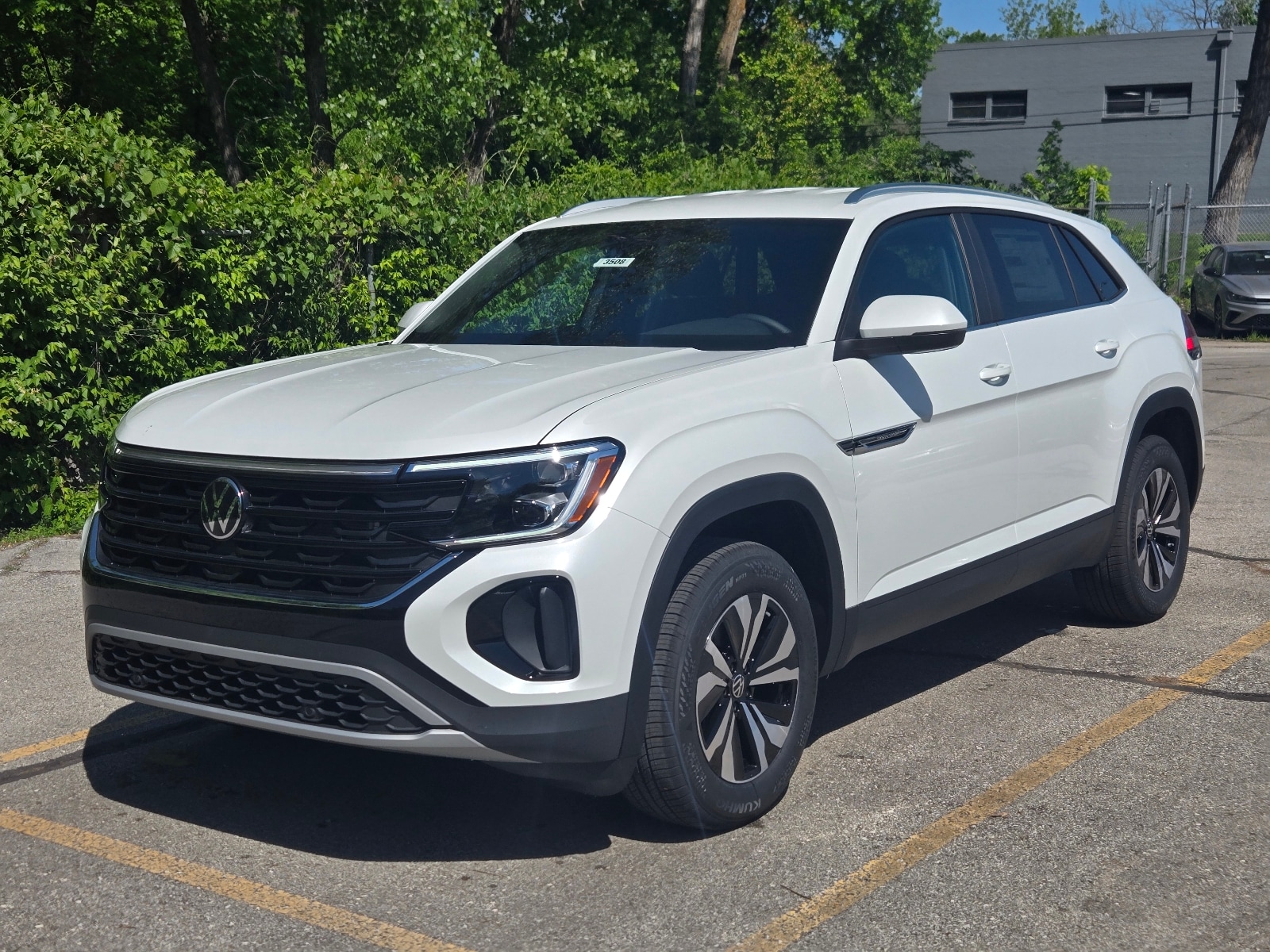 2026 Volkswagen Atlas Cross Sport 2.0T SE 4MOTION's photo