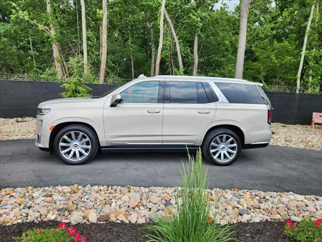 Used 2021 Cadillac Escalade Premium Luxury Platinum with VIN 1GYS4DKL3MR384914 for sale in Kansas City, MO