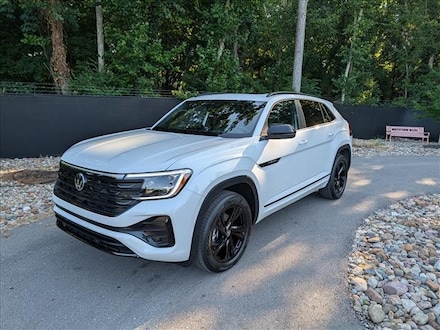 2025 Volkswagen Atlas Cross Sport 2.0T SEL R-Line Black SUV