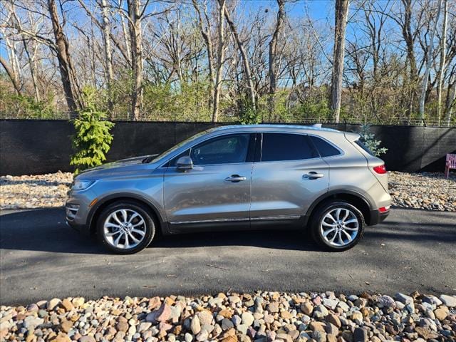 Used 2017 Lincoln MKC Select with VIN 5LMCJ2C9XHUL57960 for sale in Kansas City