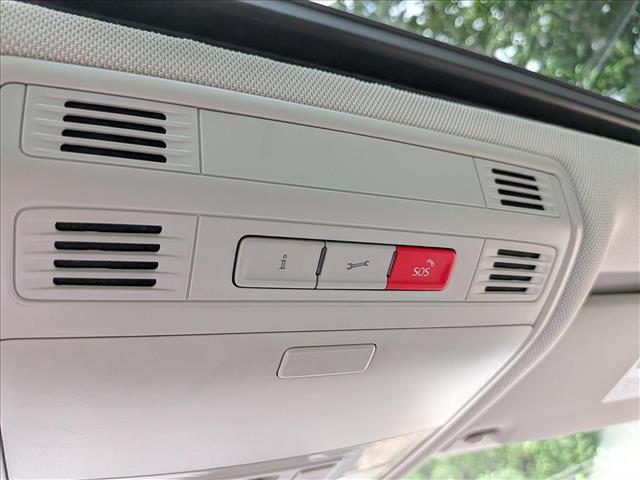 2025 Volkswagen Jetta SE - Photo 38