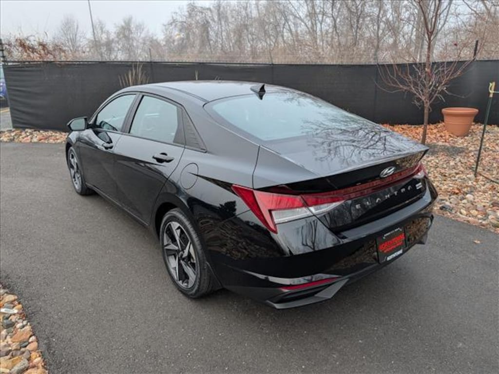 Used 2023 Hyundai Elantra SEL Sedan