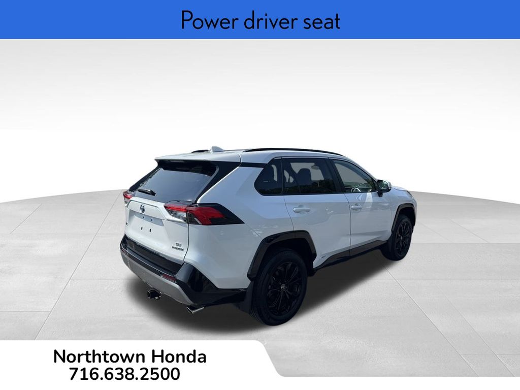2024 Toyota RAV4 Hybrid SE photo 4