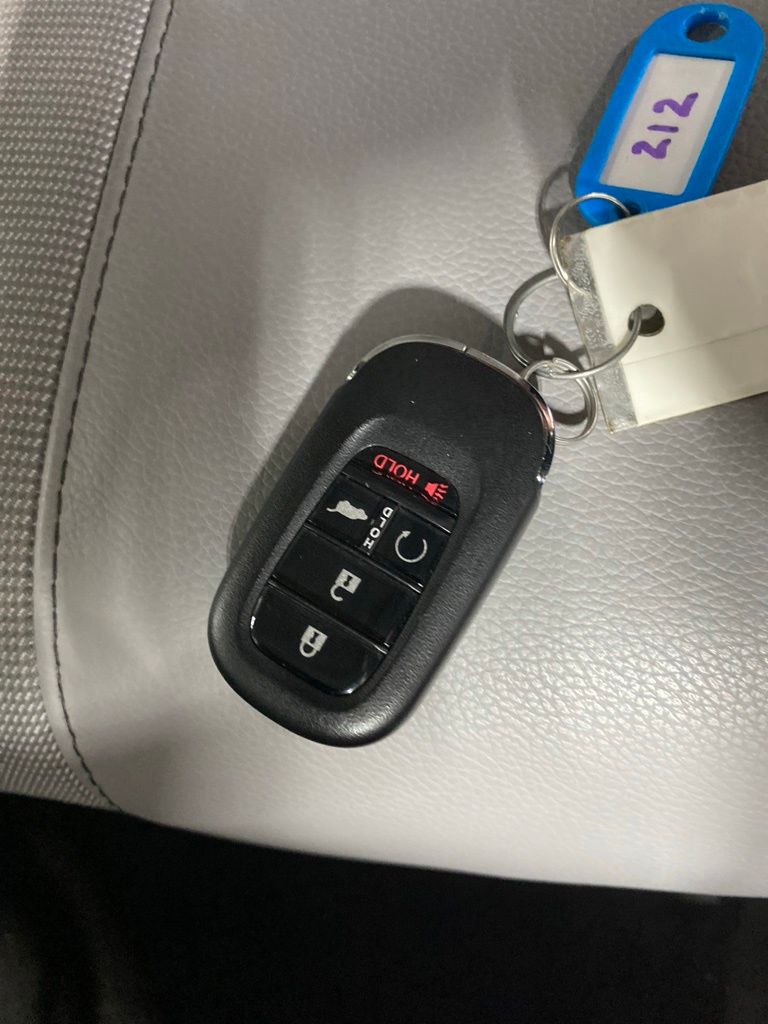 2025 Honda Pilot Touring - Photo 21