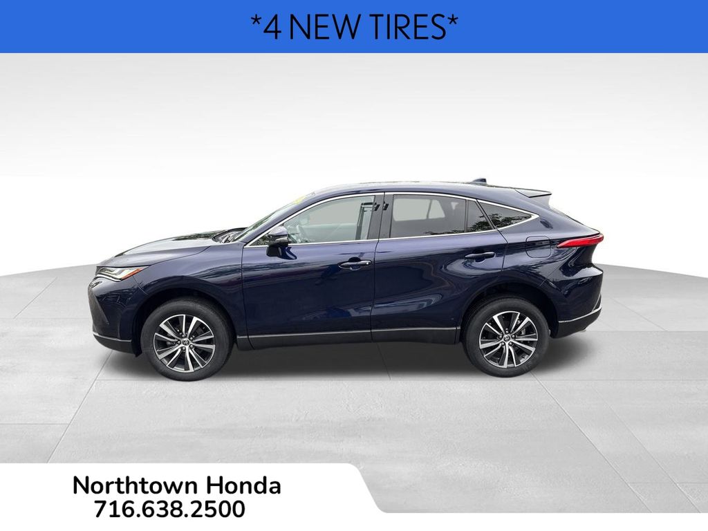 2023 Toyota Venza LE photo 2