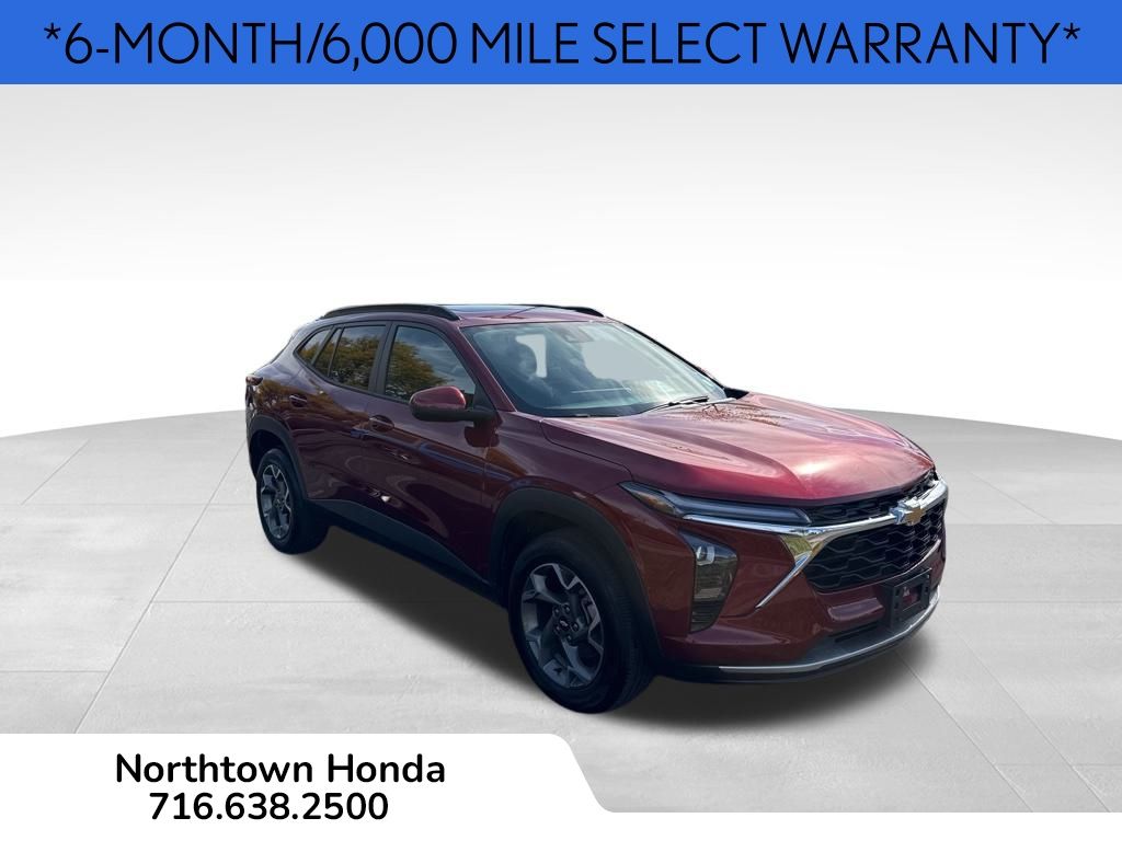 2024 Chevrolet Trax LT photo 2