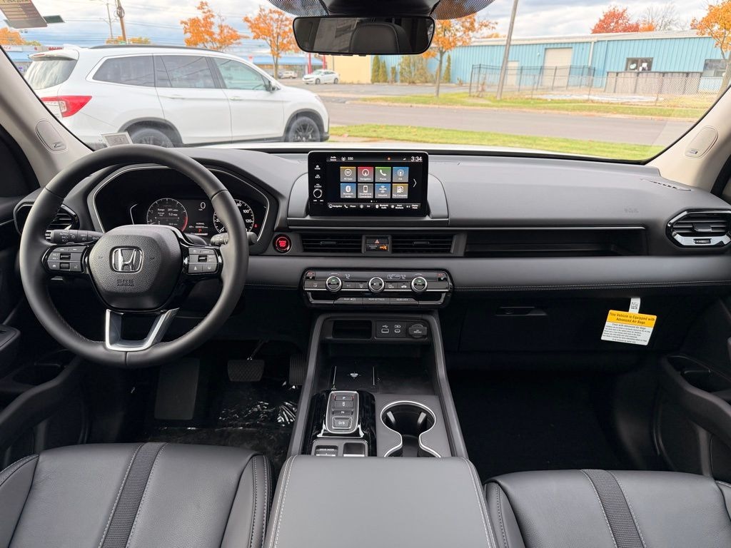 Used 2025 Honda Pilot Touring SUV