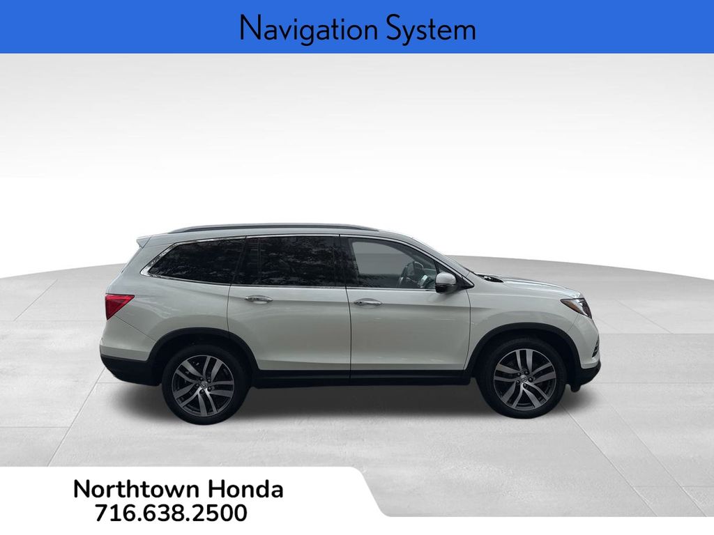2017 Honda Pilot Elite photo 3