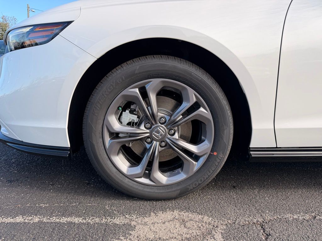 2025 Honda Accord Hybrid EX-L - Photo 18