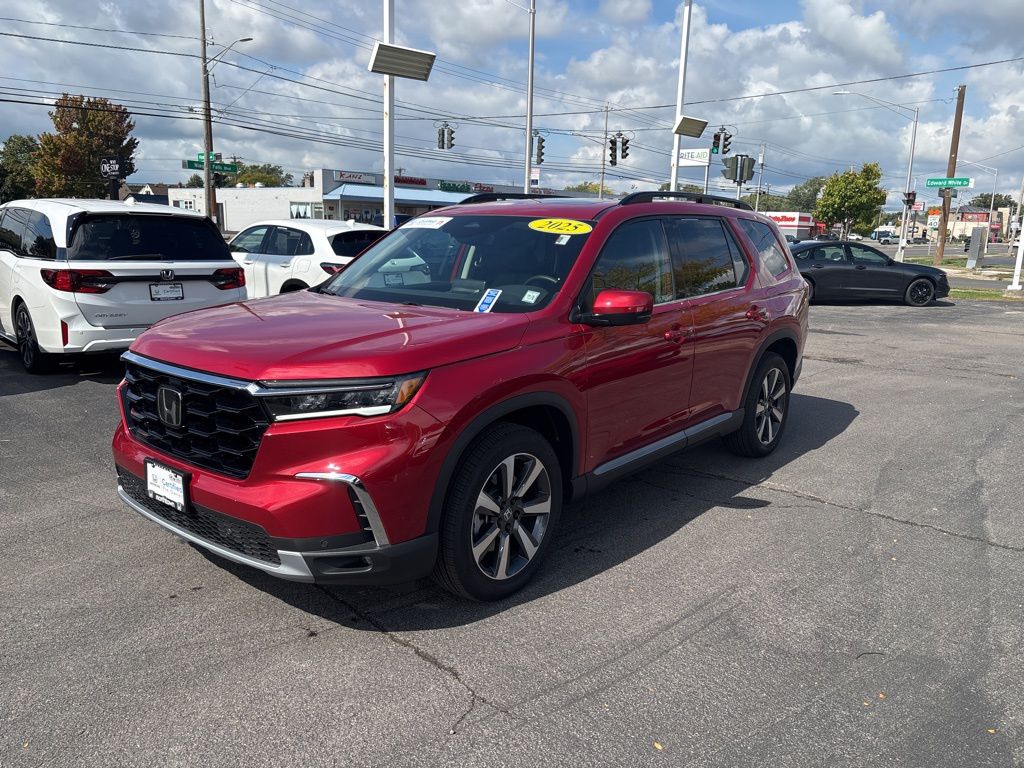 2025 Honda Pilot Touring photo 2