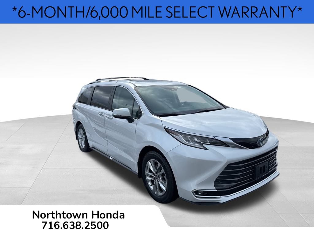 2024 Toyota Sienna Limited photo 2