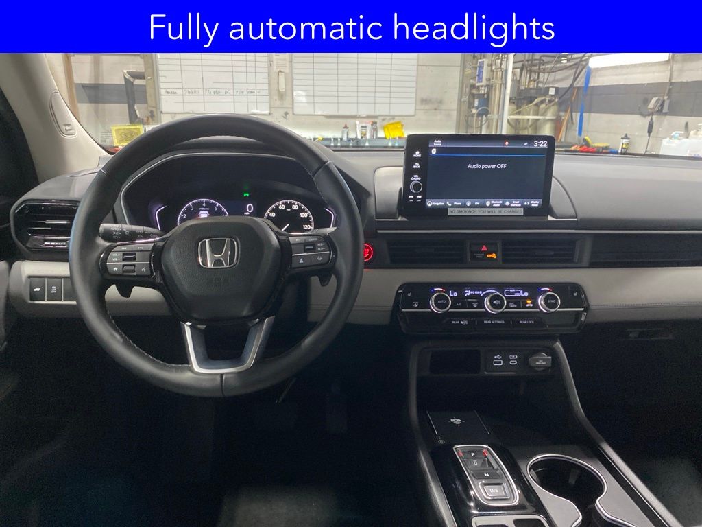 2025 Honda Pilot Touring - Photo 17