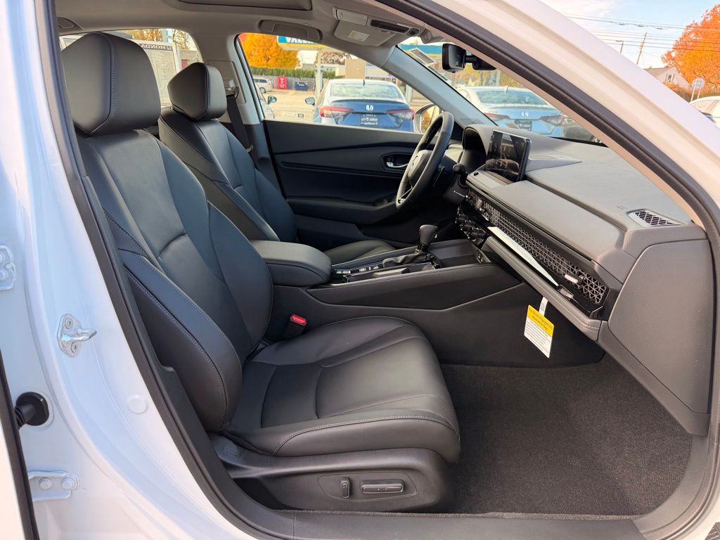 2025 Honda Accord Hybrid EX-L - Photo 16