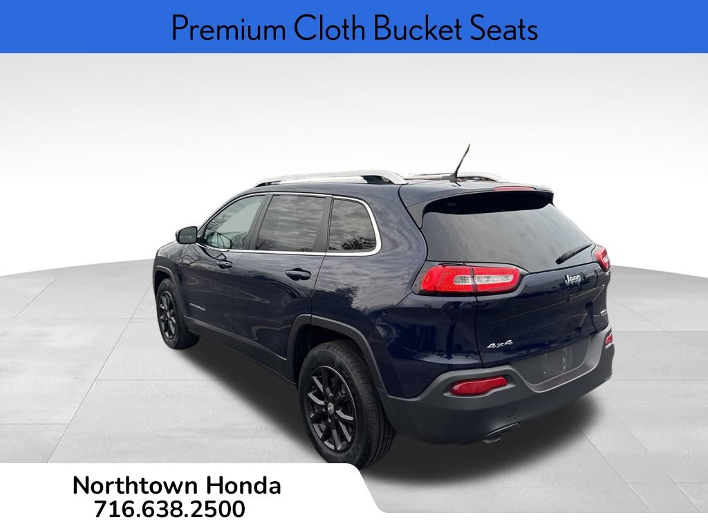 2015 Jeep Cherokee Latitude photo 2