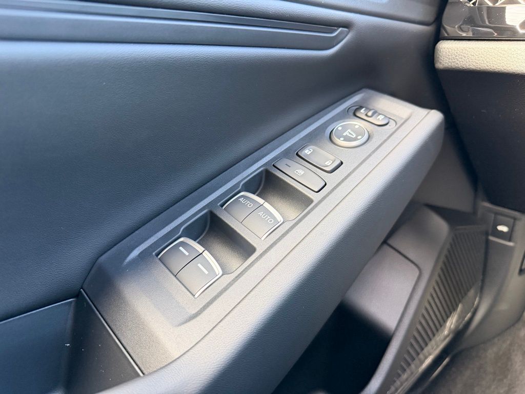 2025 Honda Accord Hybrid EX-L - Photo 12