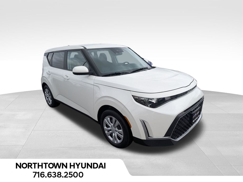 2023 Kia Soul LX - Photo 10