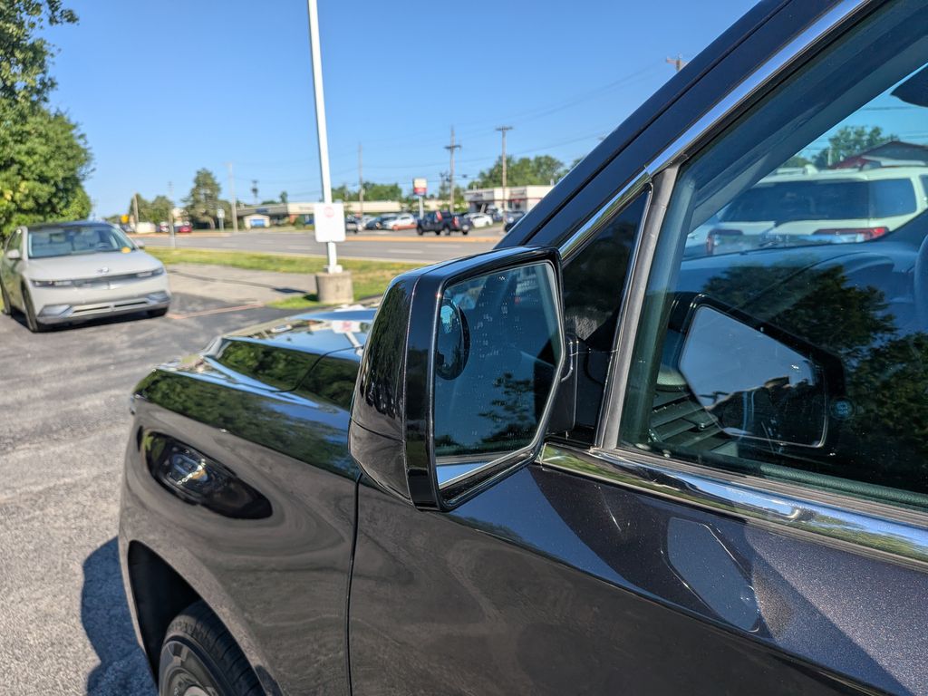 2018 Chevrolet Tahoe LT - Photo 37