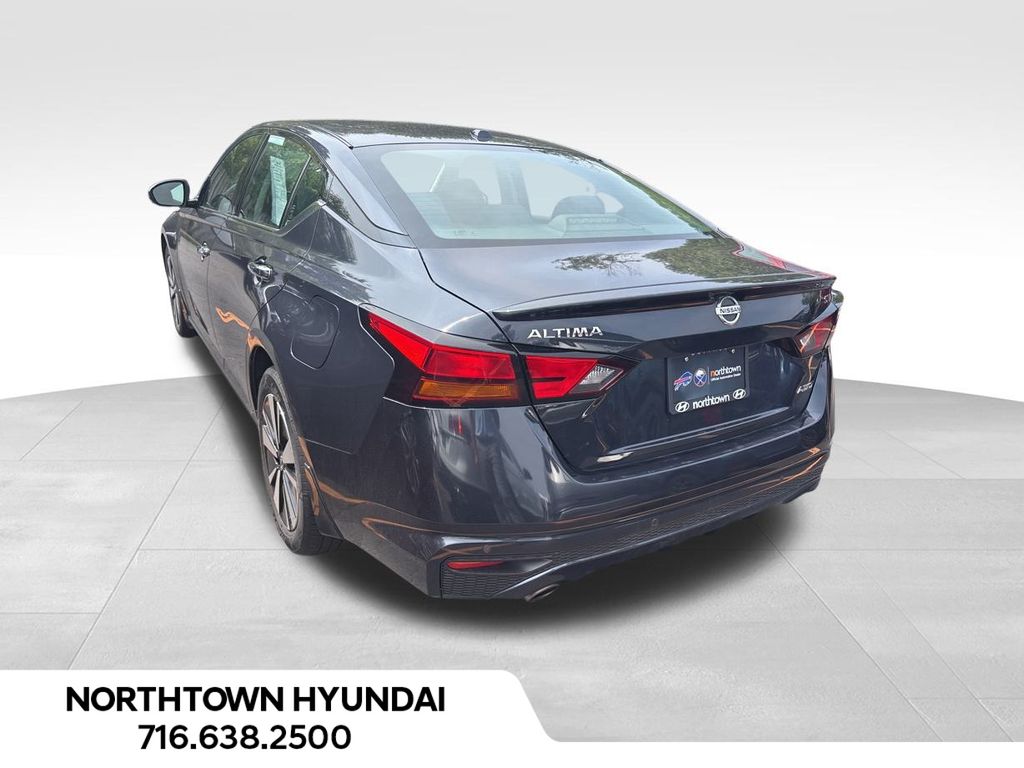 2019 Nissan Altima 2.5 SV photo 3