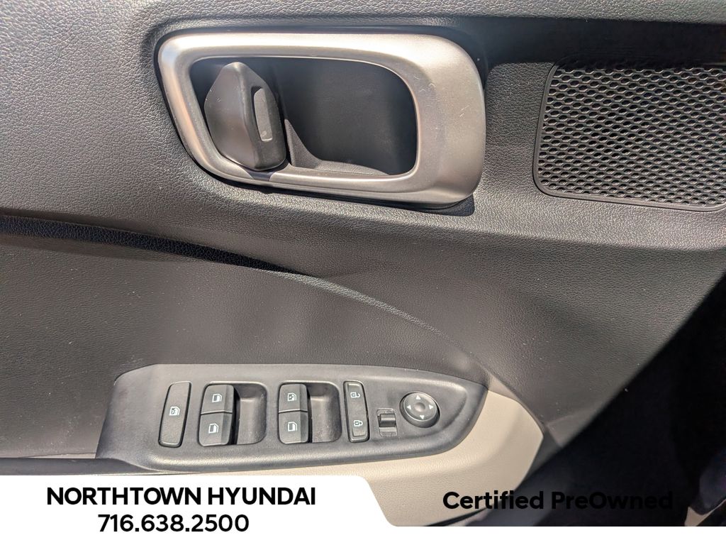 2023 Hyundai Venue SEL - Photo 29