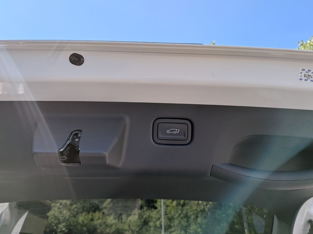 2024 Hyundai Kona Limited - Photo 38