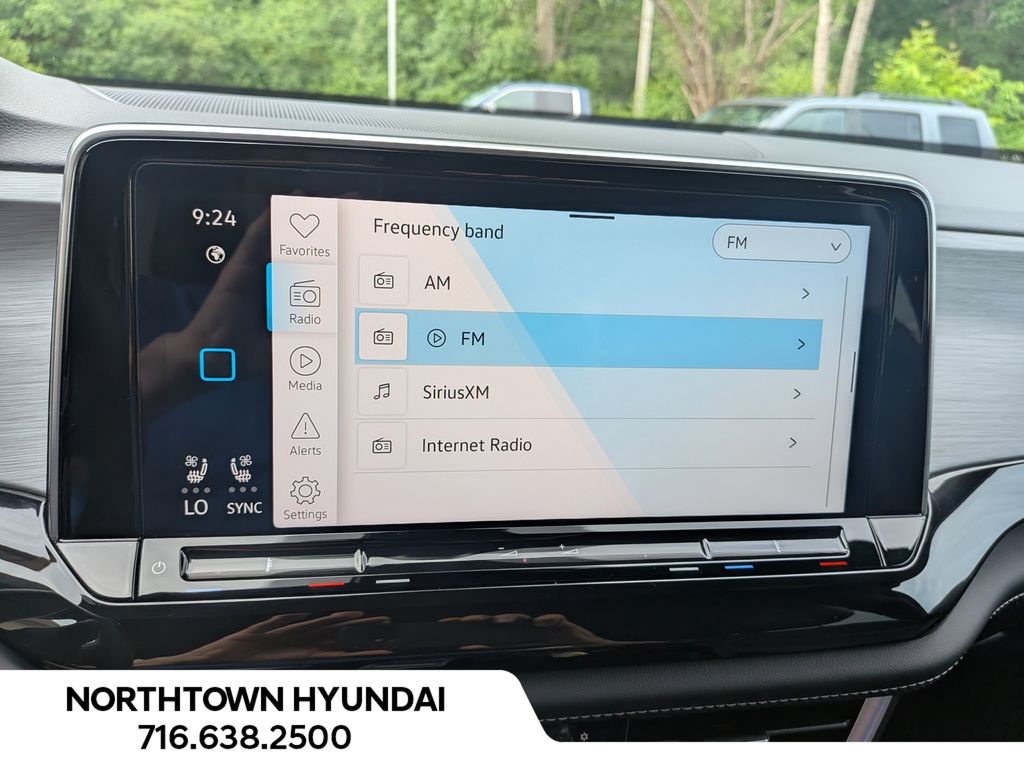 2026 Volkswagen Atlas Cross Sport SE w/Tech - Photo 19