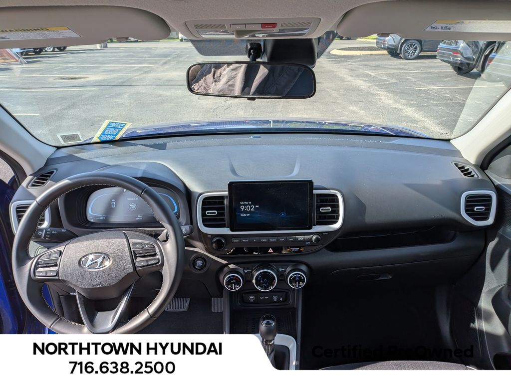 2025 Hyundai Venue Limited - Photo 7