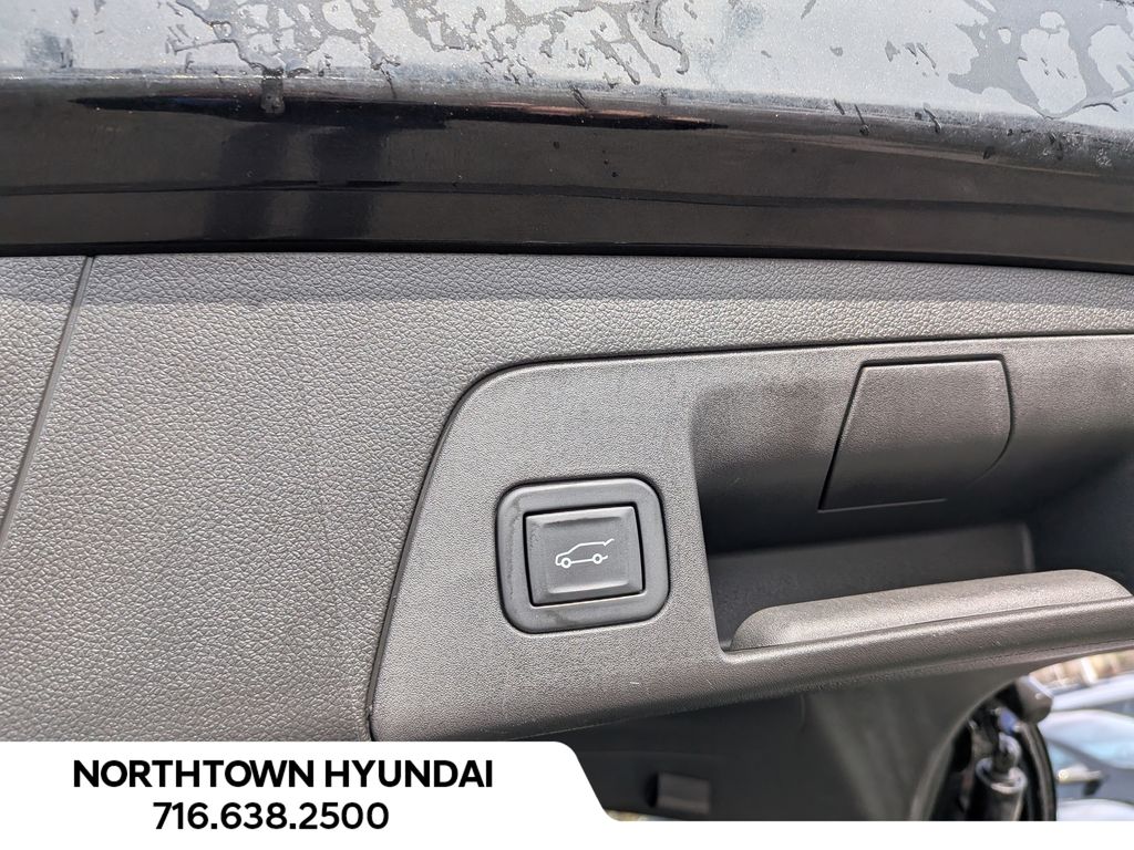 2023 Buick Envision Essence - Photo 35