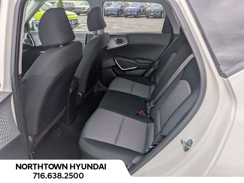 2023 Kia Soul LX - Photo 28