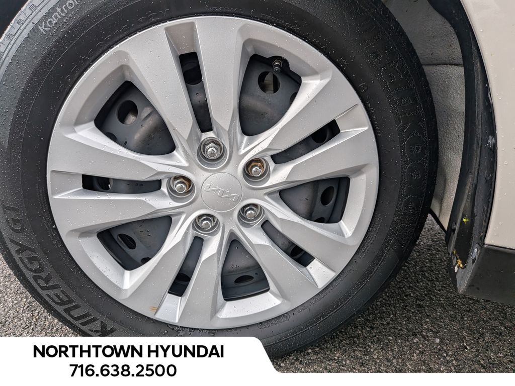 2023 Kia Soul LX - Photo 36