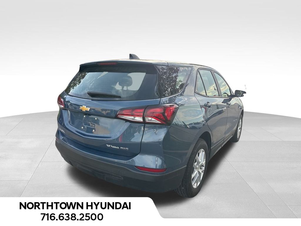 2024 Chevrolet Equinox LS photo 2
