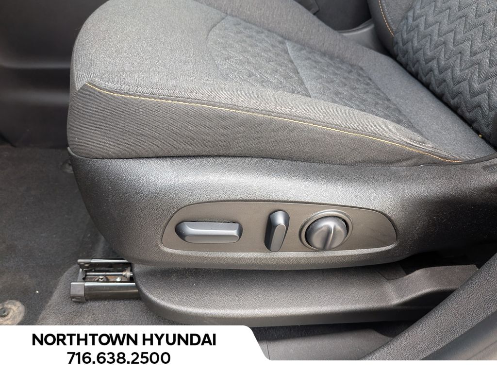 2022 Chevrolet Equinox LT - Photo 27