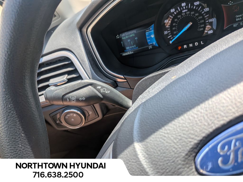 2020 Ford Fusion SE - Photo 28
