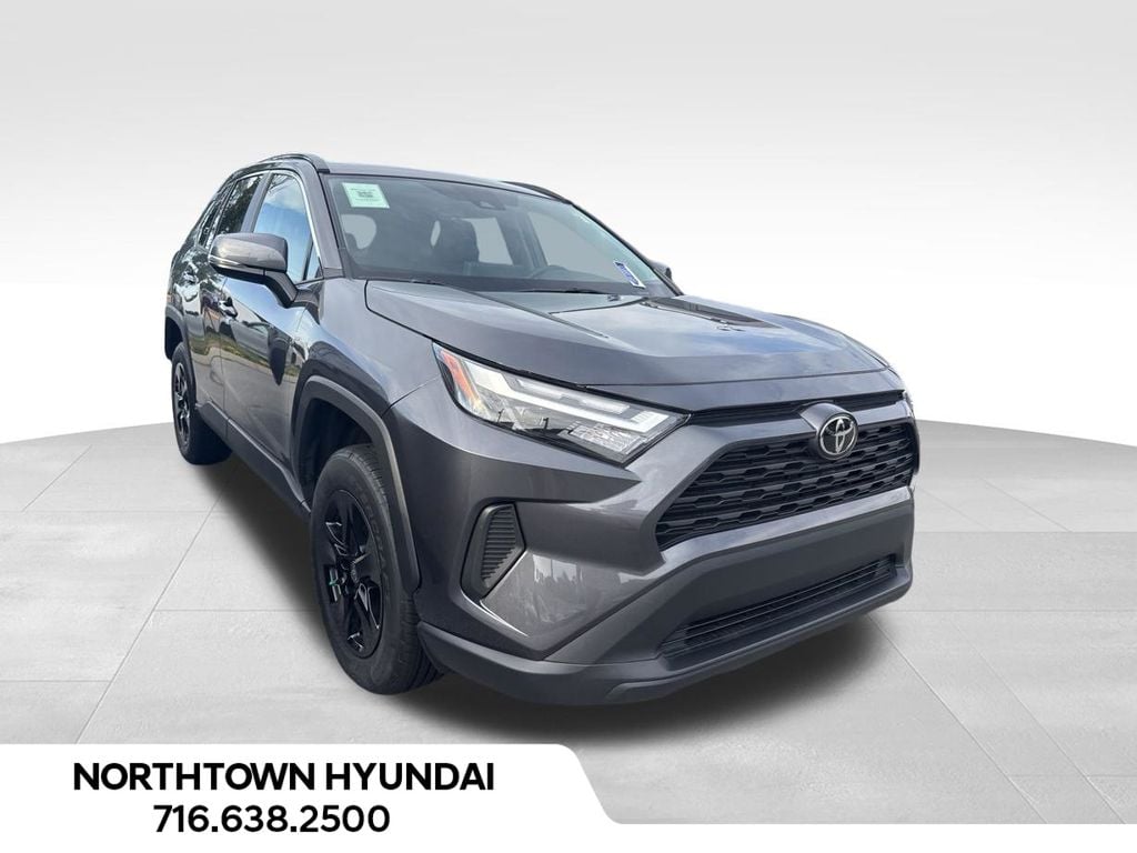 2025 Toyota RAV4 XLE - Photo 2