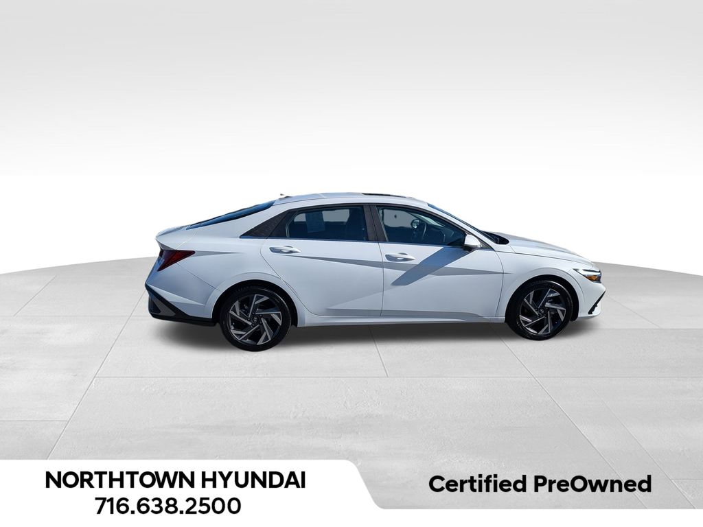 2024 Hyundai Elantra Limited photo 2
