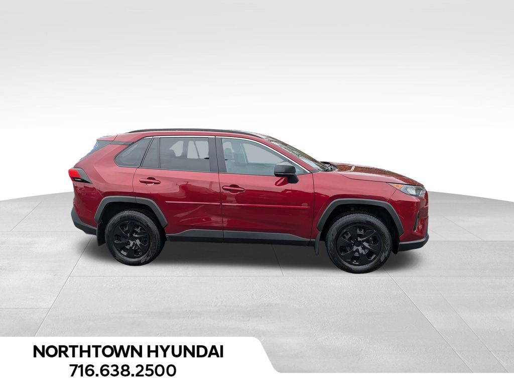 2020 Toyota RAV4 LE photo 2