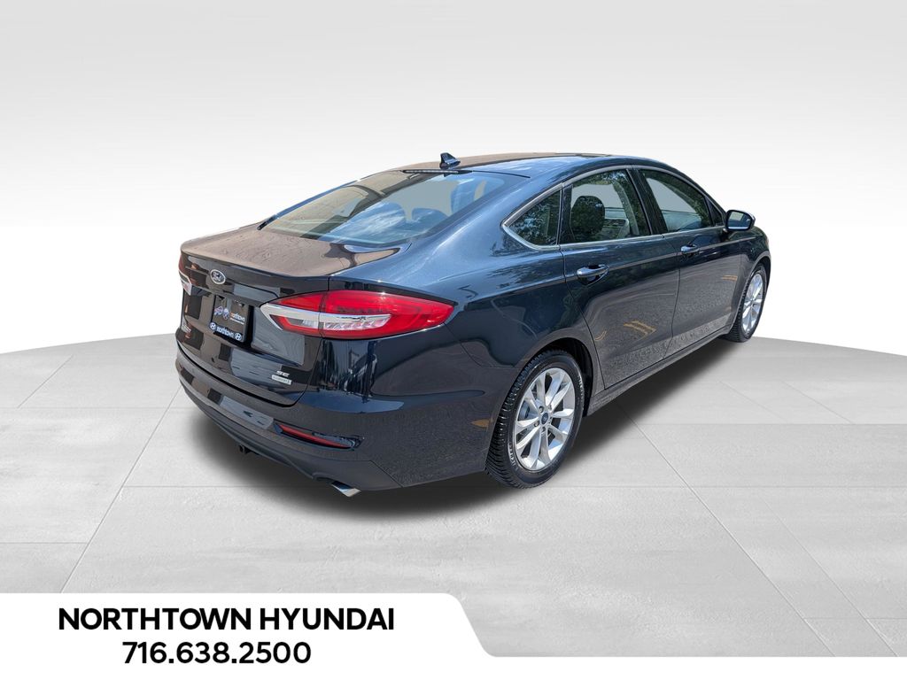 2020 Ford Fusion SE - Photo 13