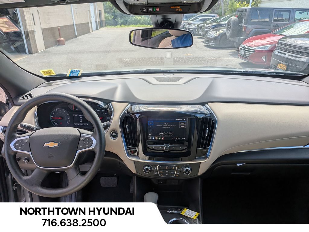 2023 Chevrolet Traverse LS - Photo 7