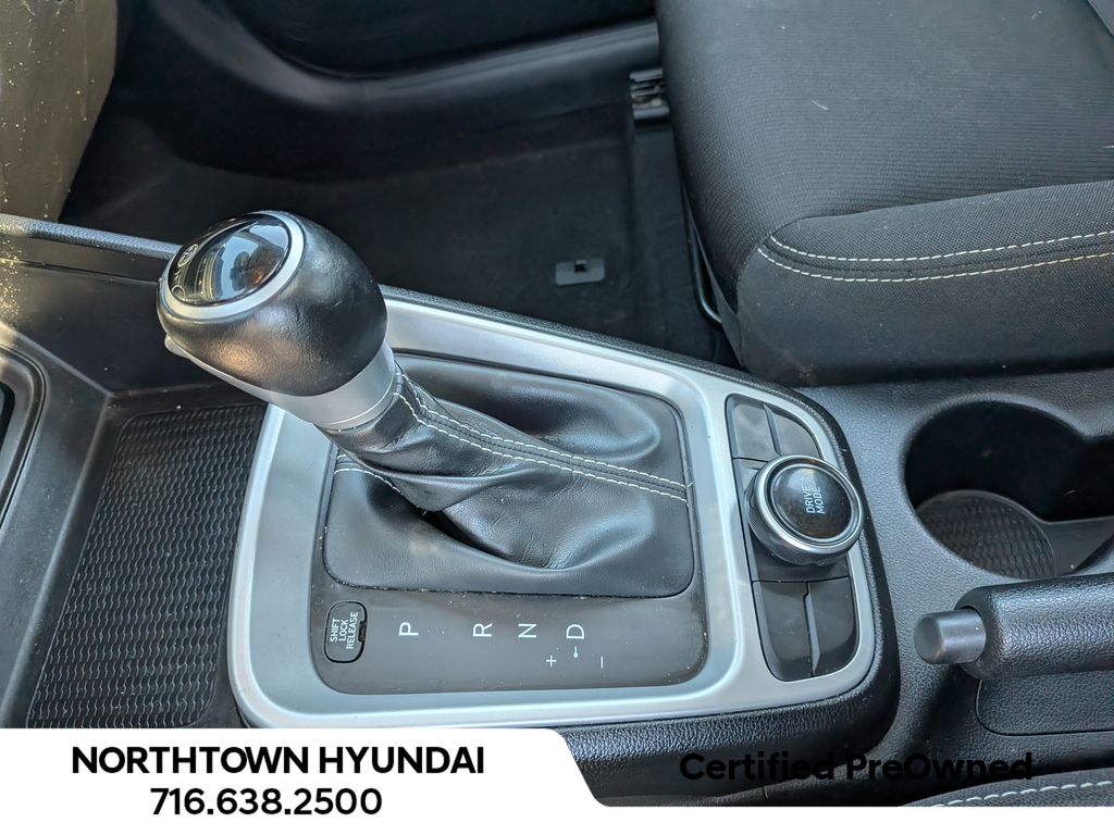 2023 Hyundai Venue SEL - Photo 16
