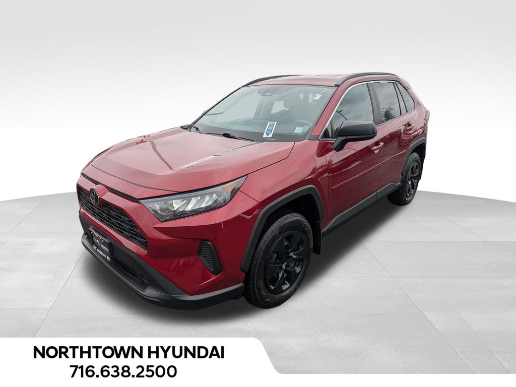 2020 Toyota RAV4 LE photo 3