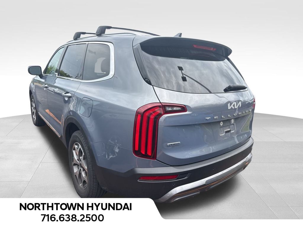 2022 Kia Telluride EX photo 3