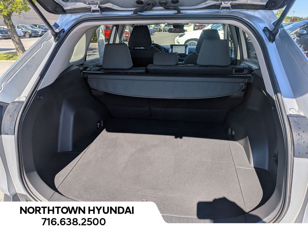 2025 Toyota RAV4 XLE - Photo 32