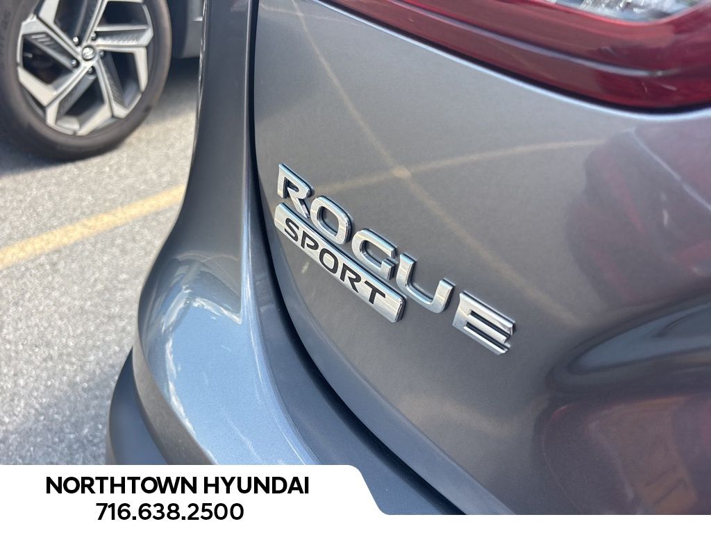 2019 Nissan Rogue Sport S photo 3