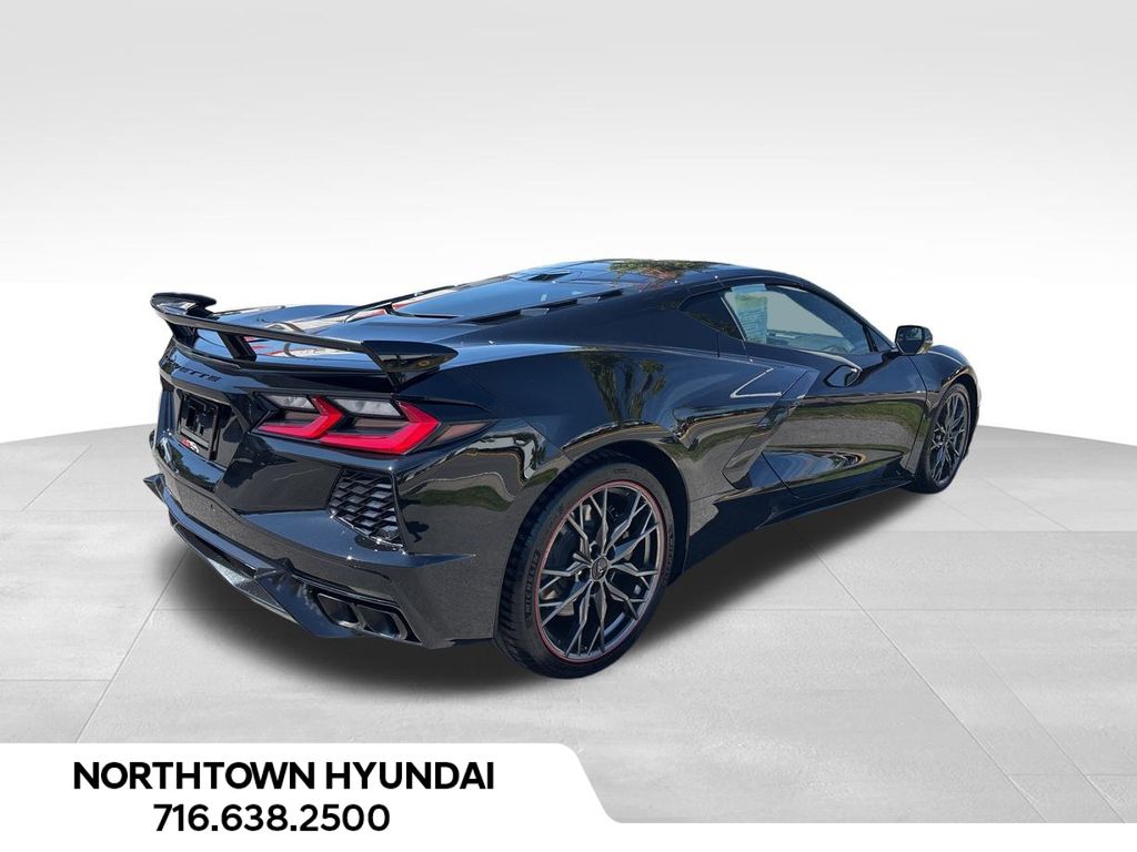 2025 Chevrolet Corvette Stingray 2LT photo 3