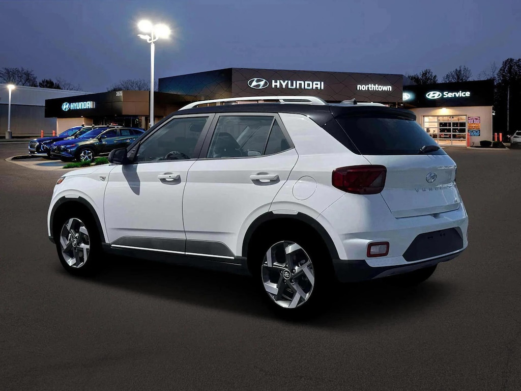 New 2026 Hyundai Venue SEL w/Two-Tone Roof SUV